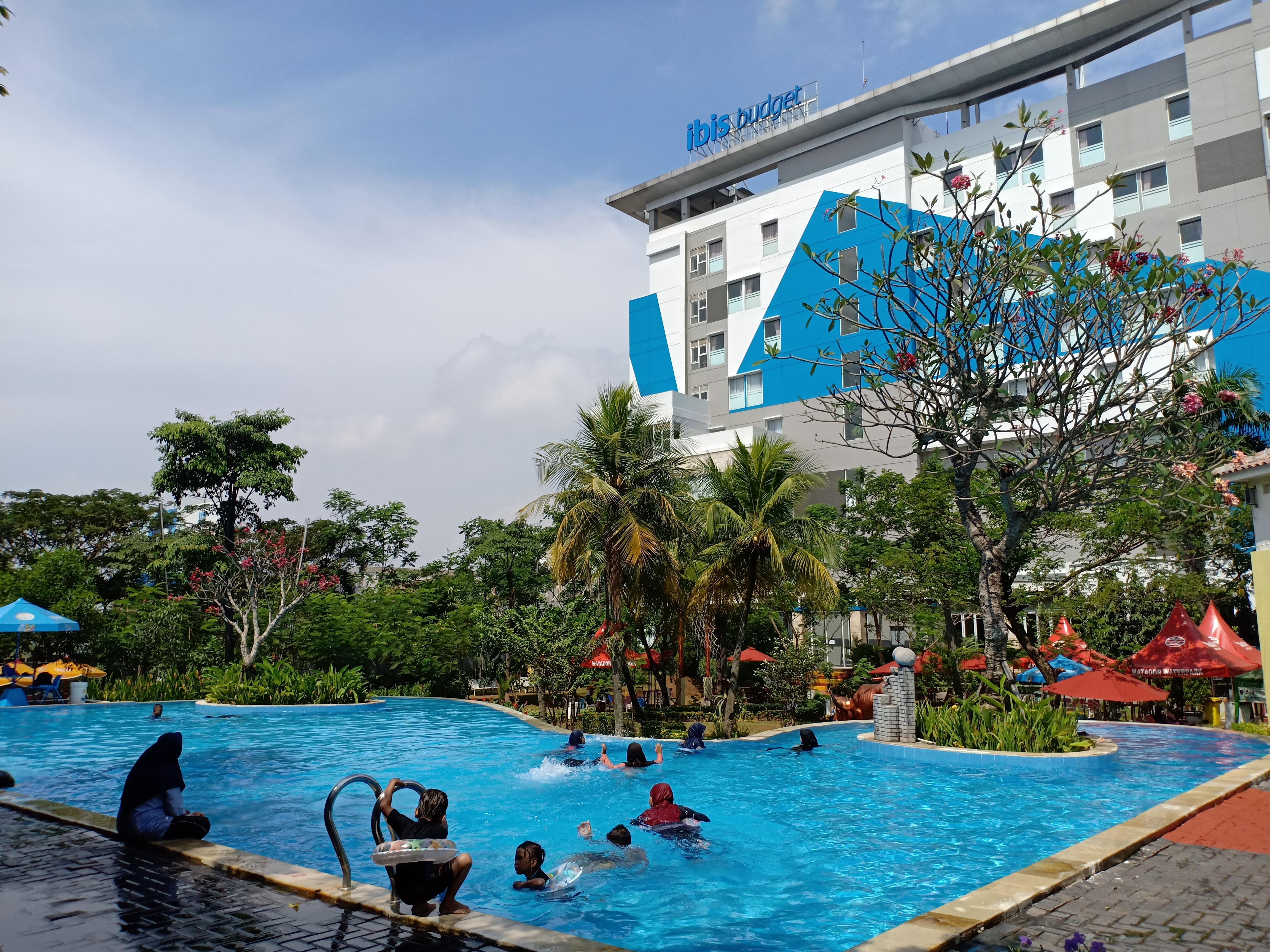 Ibis Budget Cikarang Festival Bekasi Exterior foto