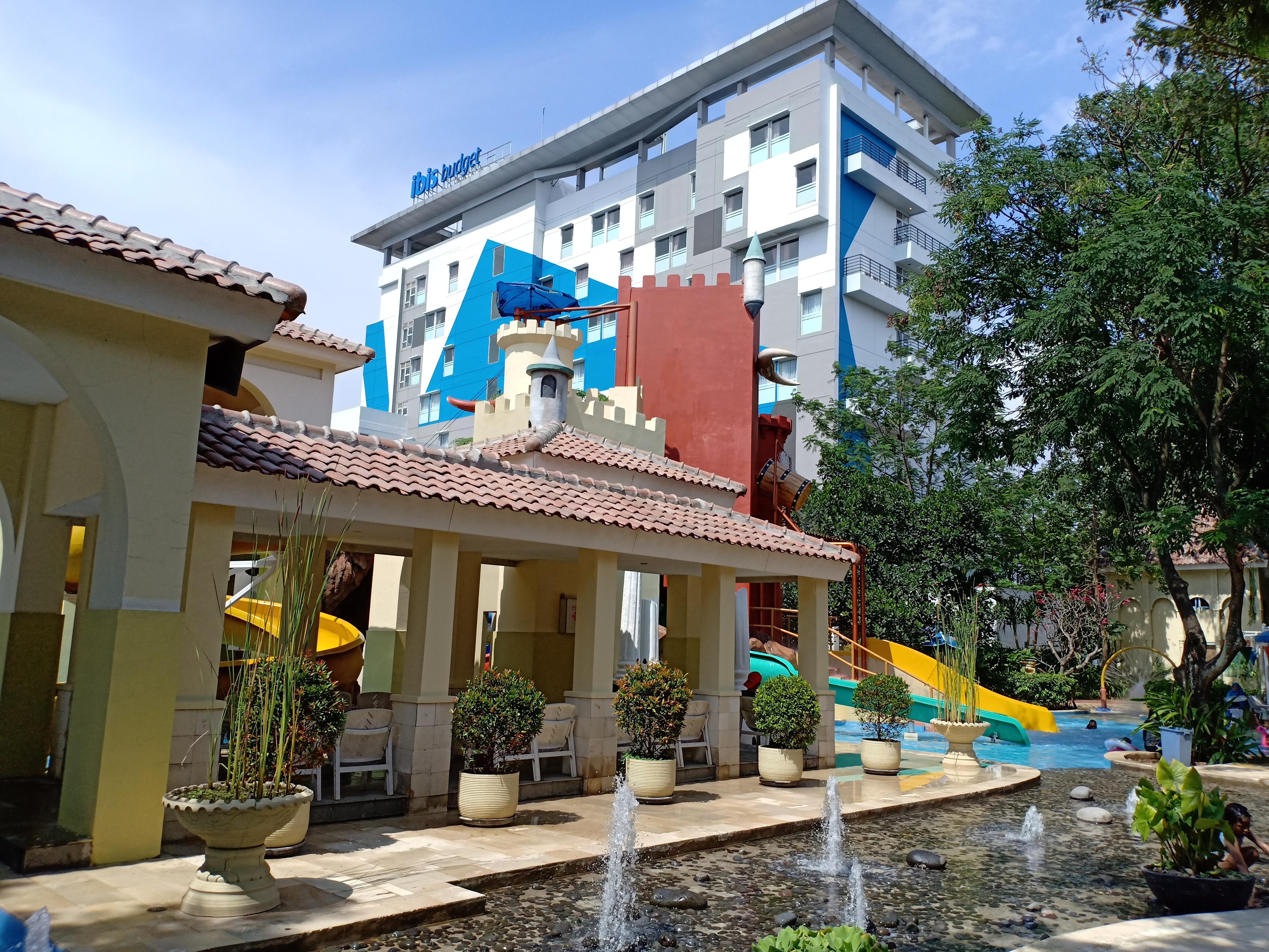 Ibis Budget Cikarang Festival Bekasi Exterior foto