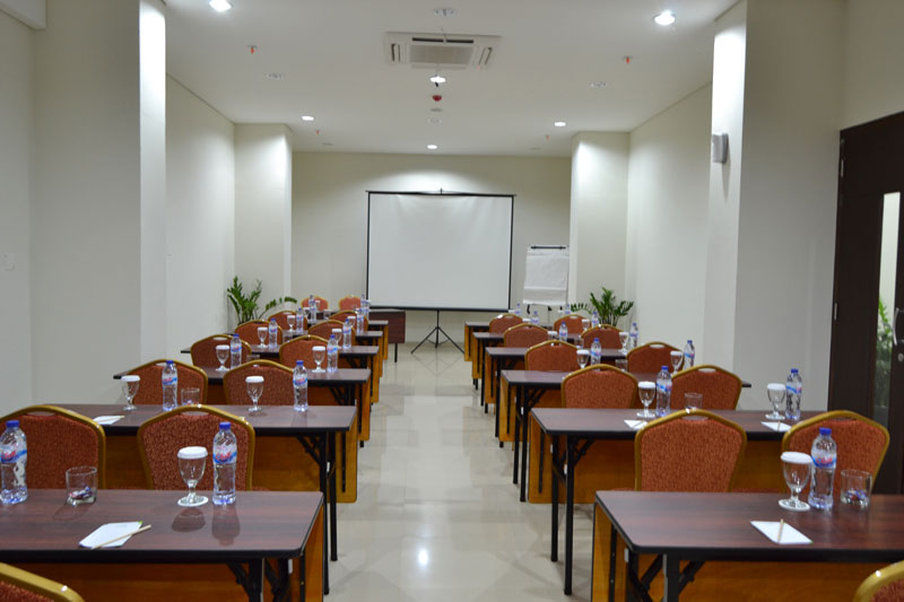 Ibis Budget Cikarang Festival Bekasi Exterior foto