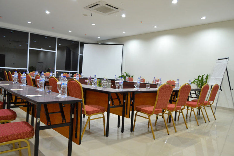 Ibis Budget Cikarang Festival Bekasi Exterior foto